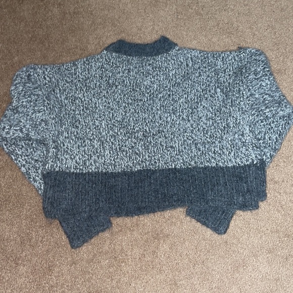 Garage Geneva Cropped Sweater in Gray Marled - Picture 5 of 8